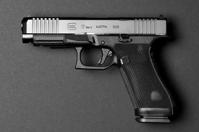 G17-Gen6_Grey-background